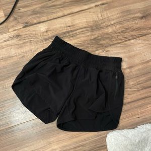 lululemon tracker short 4”